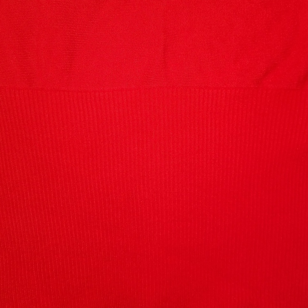 Red Top - Picture 4 of 4
